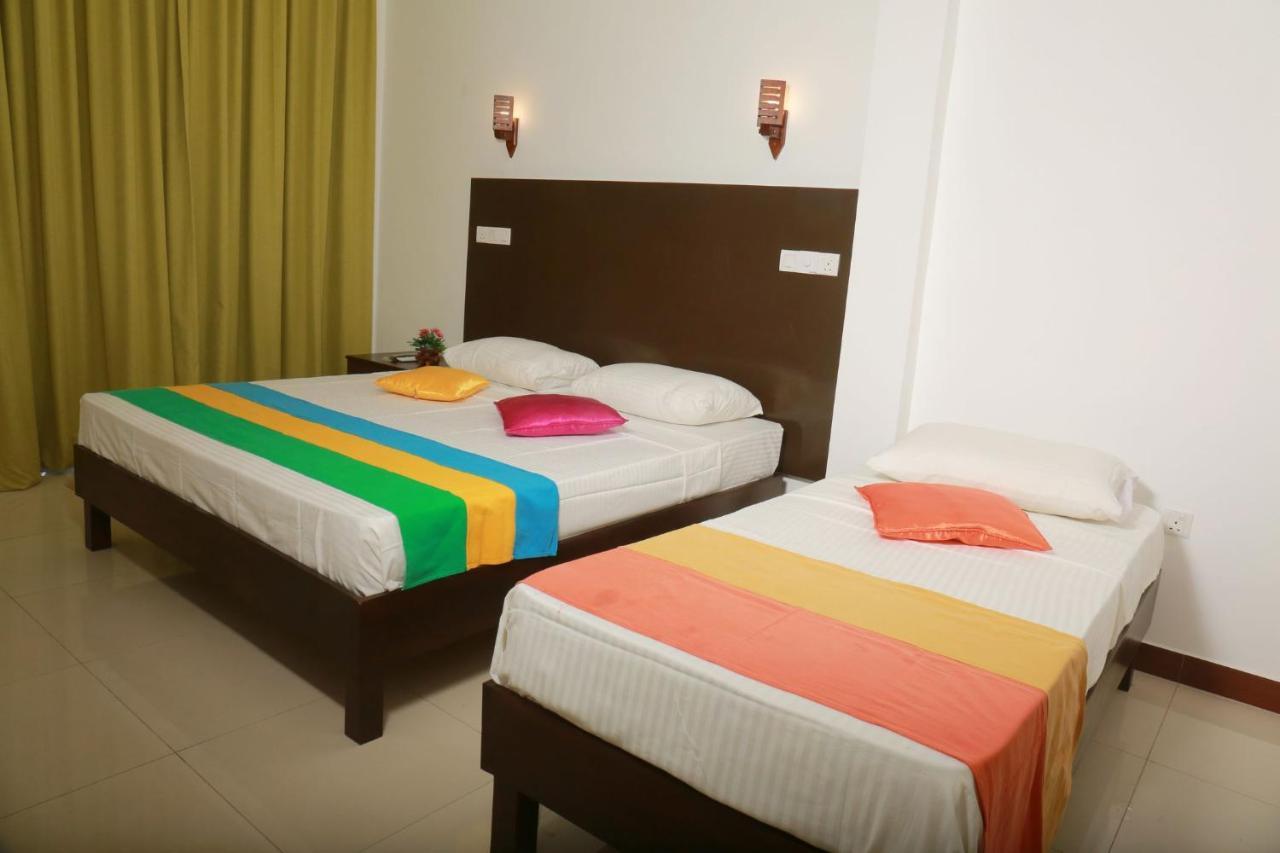 Jayaa Beach Talpe Bagian luar foto