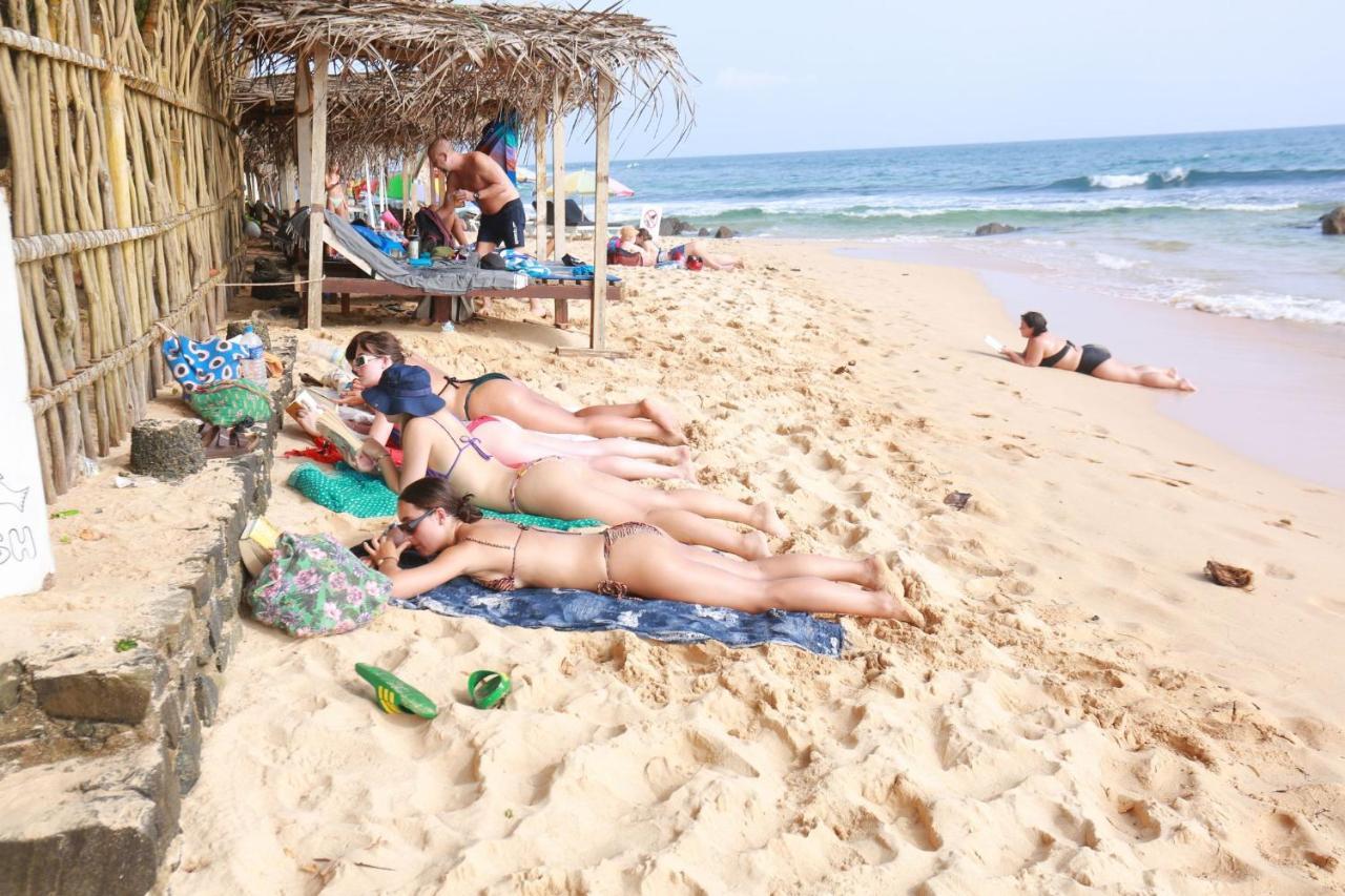 Jayaa Beach Talpe Bagian luar foto