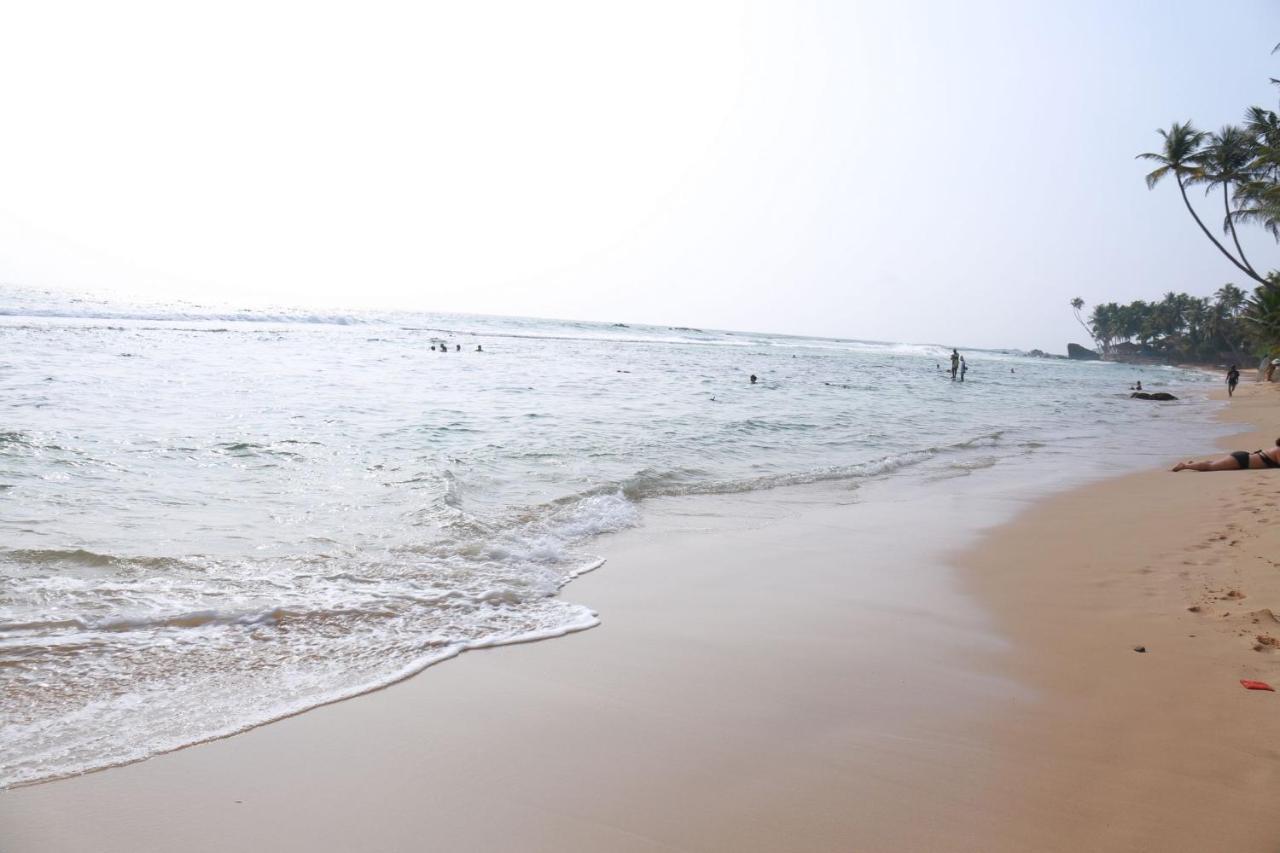 Jayaa Beach Talpe Bagian luar foto