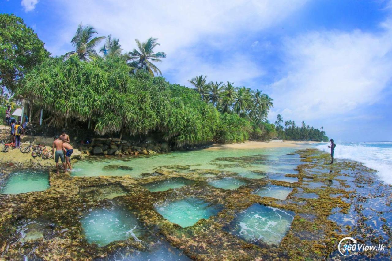 Jayaa Beach Talpe Bagian luar foto