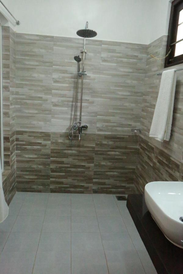 Jayaa Beach Talpe Bagian luar foto