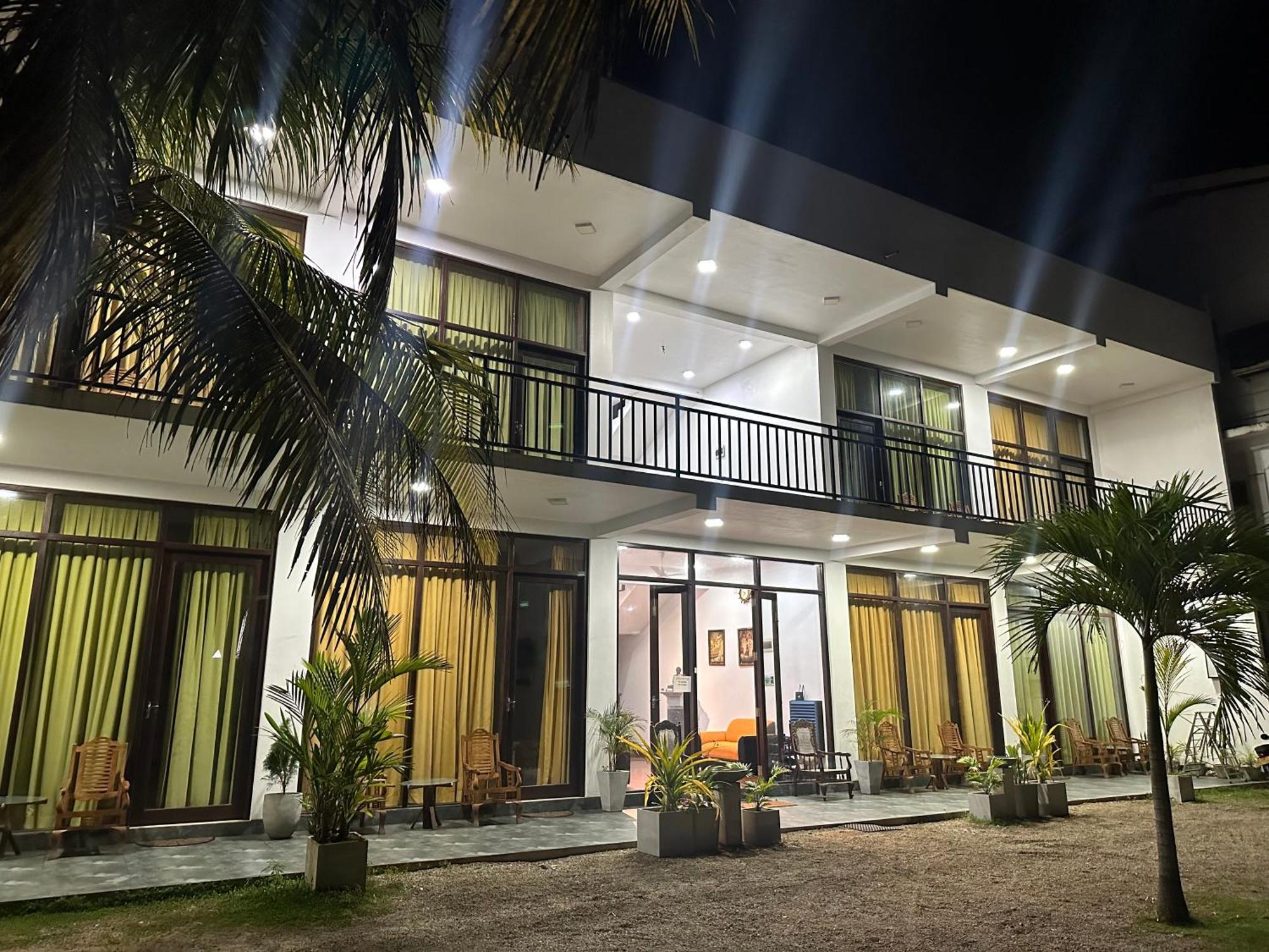 Jayaa Beach Talpe Bagian luar foto