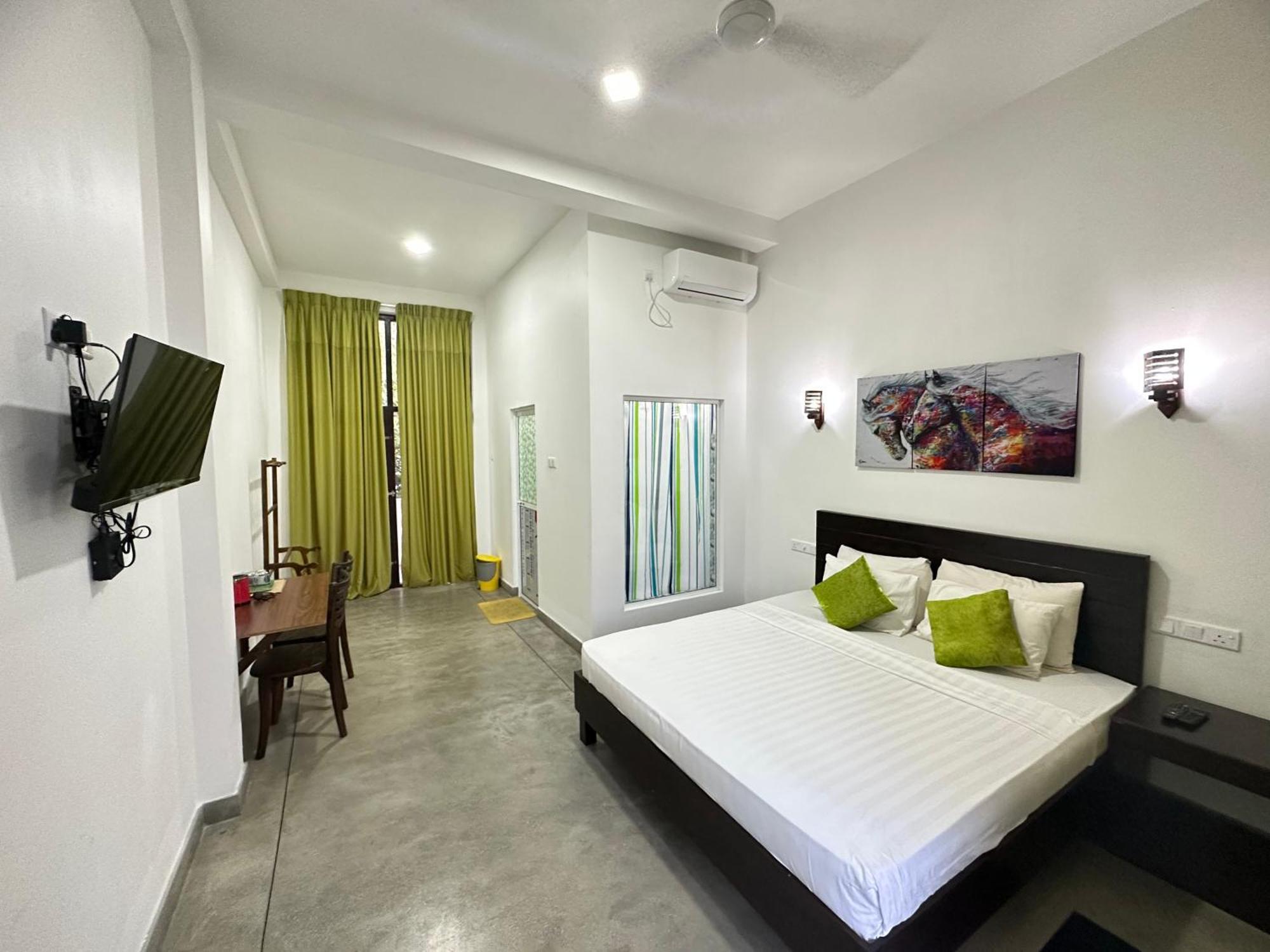 Jayaa Beach Talpe Bagian luar foto