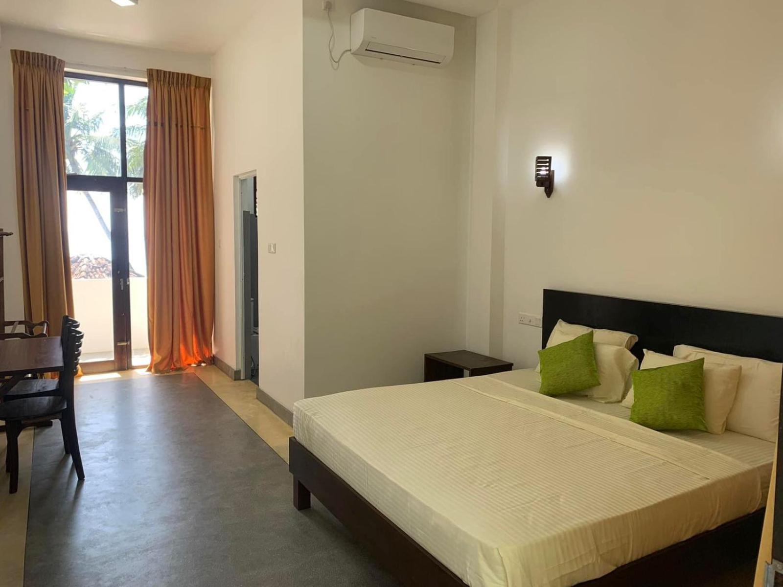 Jayaa Beach Talpe Bagian luar foto